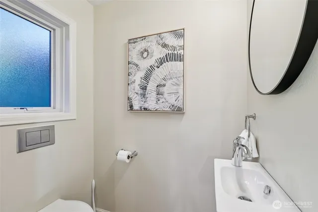 $1,750,000 | 10331 Northeast 19th Place, Bellevue, WA 98004