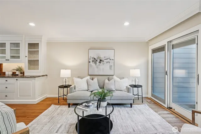 $1,750,000 | 10331 Northeast 19th Place, Bellevue, WA 98004