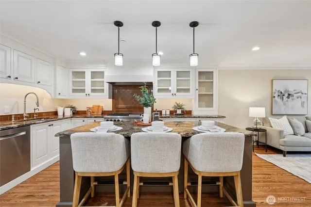 $1,750,000 | 10331 Northeast 19th Place, Bellevue, WA 98004