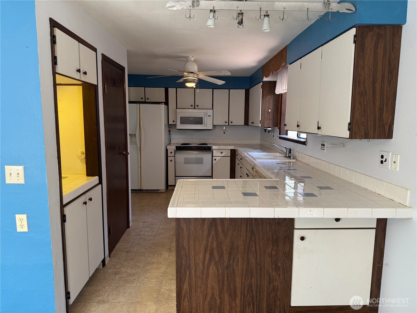 121 East Rhododendron Lane Union, WA 98592 - Photo 7 of 39