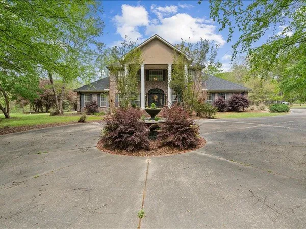 $495,000 | 1055 Kori Lane, Summit, MS 39666