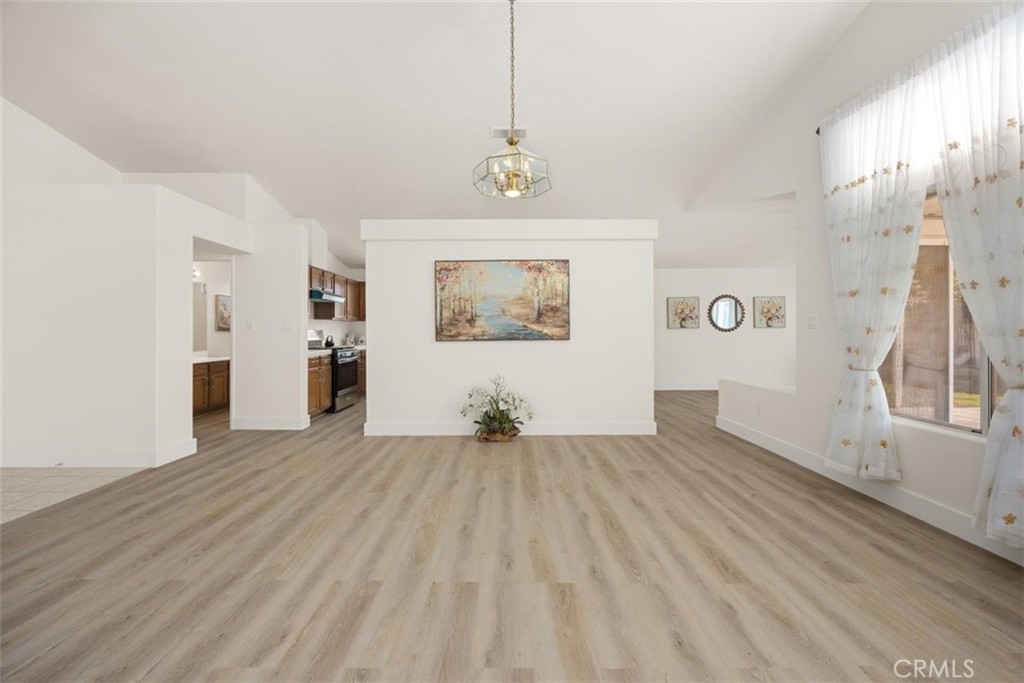 4906 Shadow Stone Street Bakersfield, CA 93313 - Photo 6 of 30