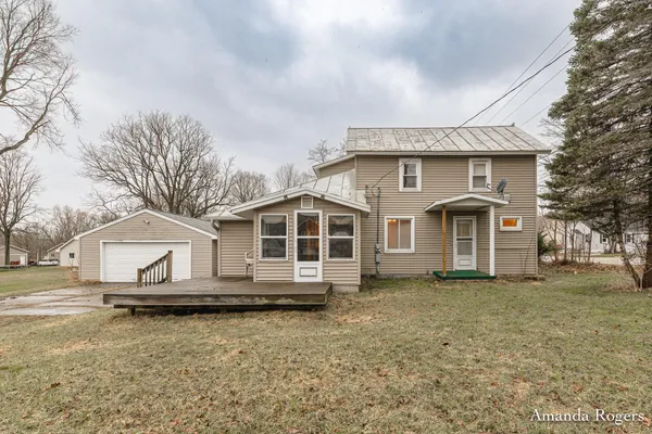 $250,000 | 926 East Main Street, Lowell, MI 49331