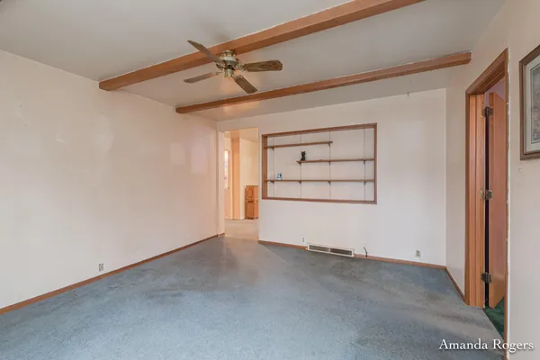 $250,000 | 926 East Main Street, Lowell, MI 49331