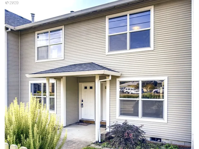 $279,900 | 14134 East Burnside Street, Unit 3, Portland, OR 97233