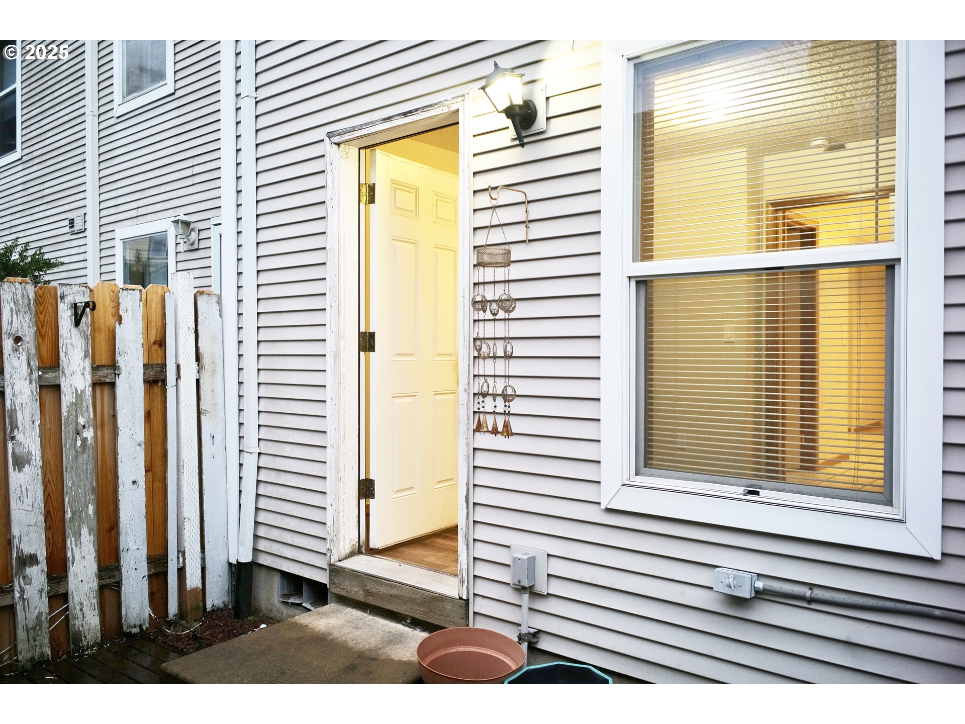 14134 East Burnside Street, Unit 3 Portland, OR 97233 - Photo 24 of 31 Yard