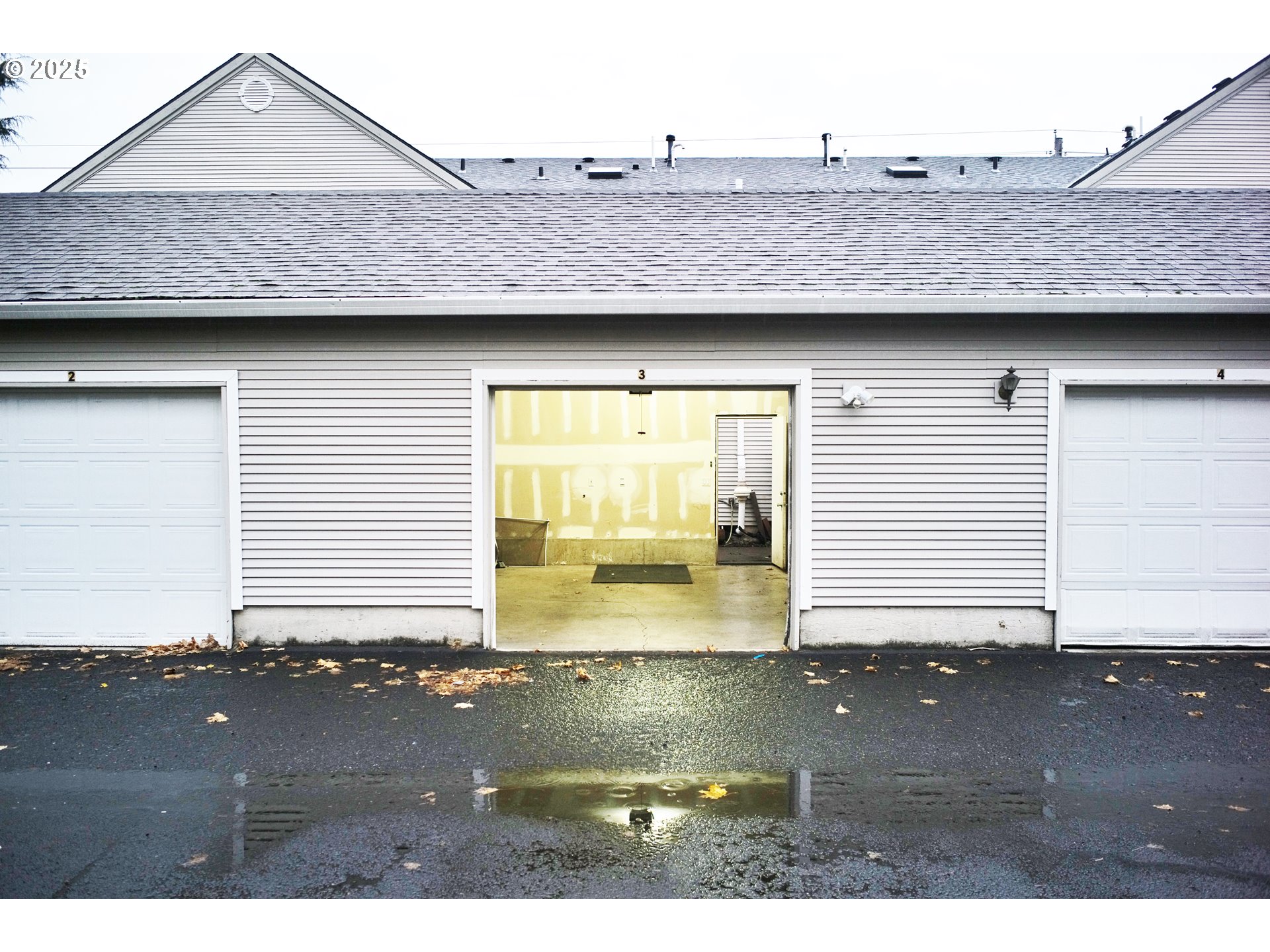 14134 East Burnside Street, Unit 3 Portland, OR 97233 - Photo 25 of 31 Garage