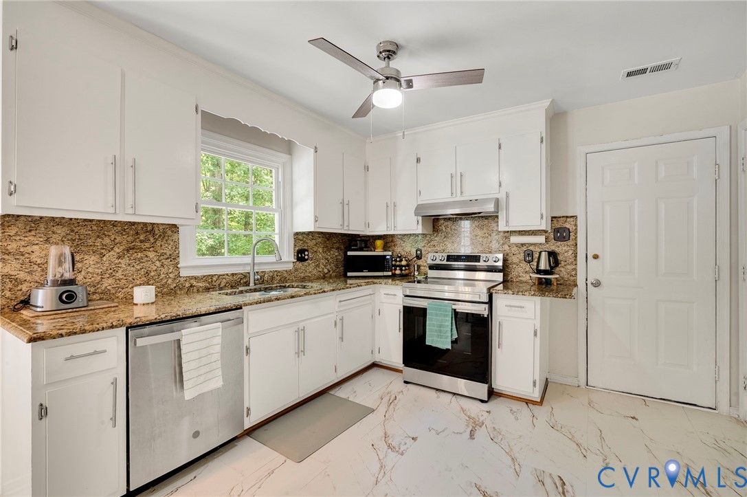 4820 Cedar Cliff Road Chester, VA 23831 - Photo 19 of 41