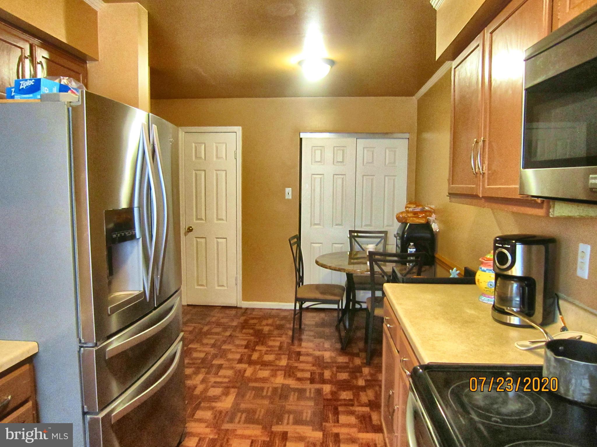 2254 Wimbledon Circle Silver Spring, MD 20906 - Photo 8 of 19 Kitchen