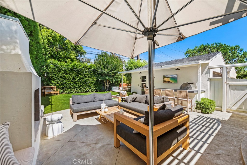 320 Broadway Costa Mesa, CA 92627 - Photo 33 of 53 a view of outdoor space yard and patio