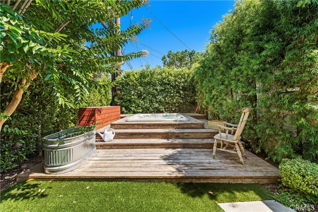 320 Broadway Costa Mesa, CA 92627 - Photo 39 of 53 a view of outdoor space with seating