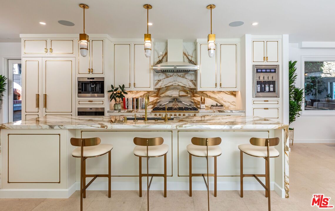 27228 Escondido Beach Road Malibu, CA 90265 - Photo 17 of 32