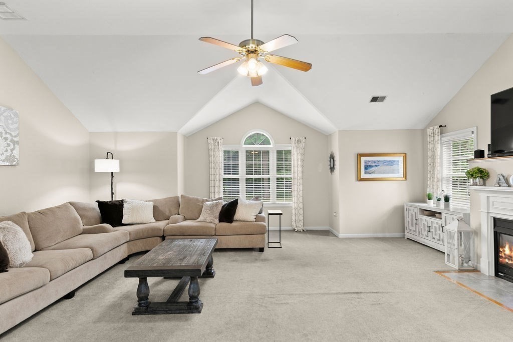 23 Hilltop Road Franklin, MA 02038 - Photo 11 of 41 Gallery Image 11