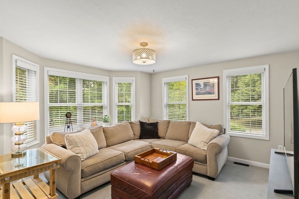 23 Hilltop Road Franklin, MA 02038 - Photo 18 of 41 Gallery Image 18