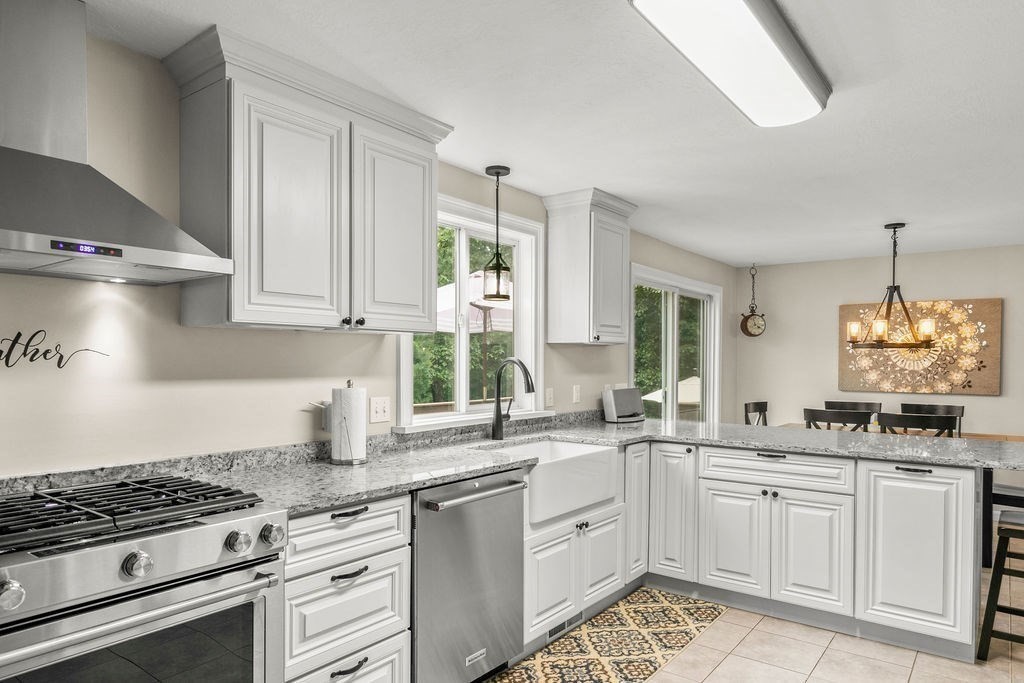23 Hilltop Road Franklin, MA 02038 - Photo 3 of 41 Gallery Image 3