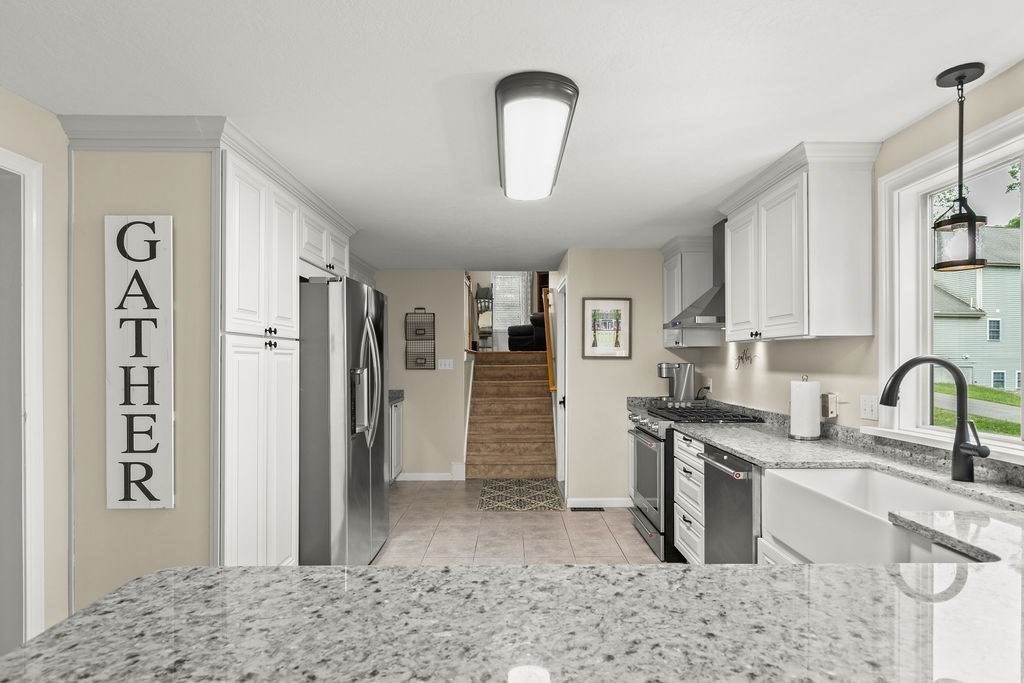 23 Hilltop Road Franklin, MA 02038 - Photo 5 of 41 Gallery Image 5
