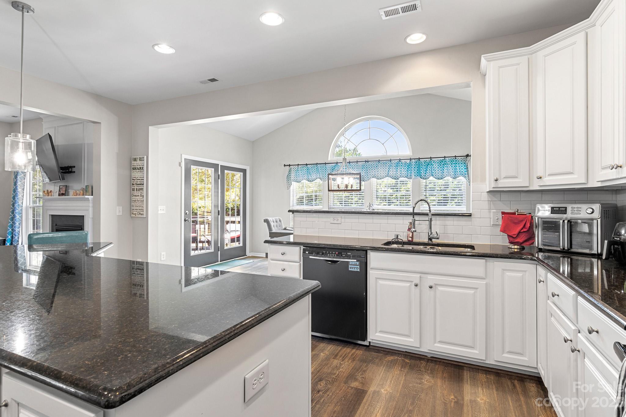 625 Alsace Lane Fort Mill, SC 29708 - Photo 12 of 48 Gallery Image 12