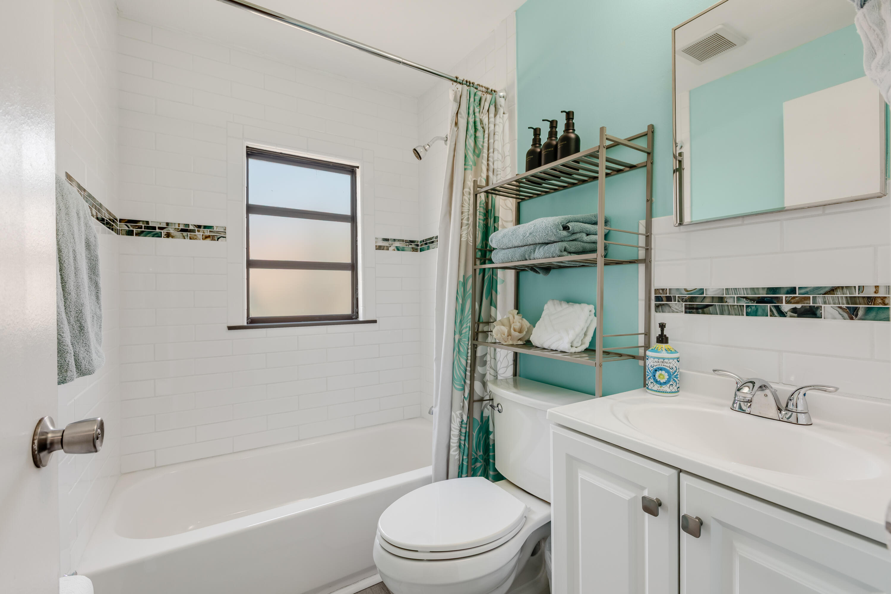 280-290 3rd Street Key Colony Beach, FL 33051 - Photo 12 of 28 a bathroom with a sink a toilet and shower