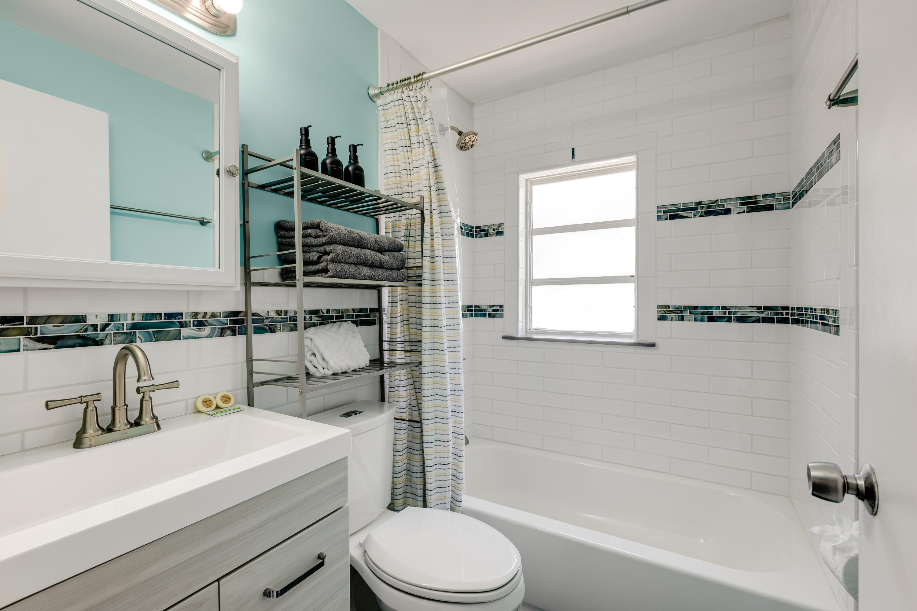 280-290 3rd Street Key Colony Beach, FL 33051 - Photo 25 of 28 a bathroom with a sink a toilet and a bathtub
