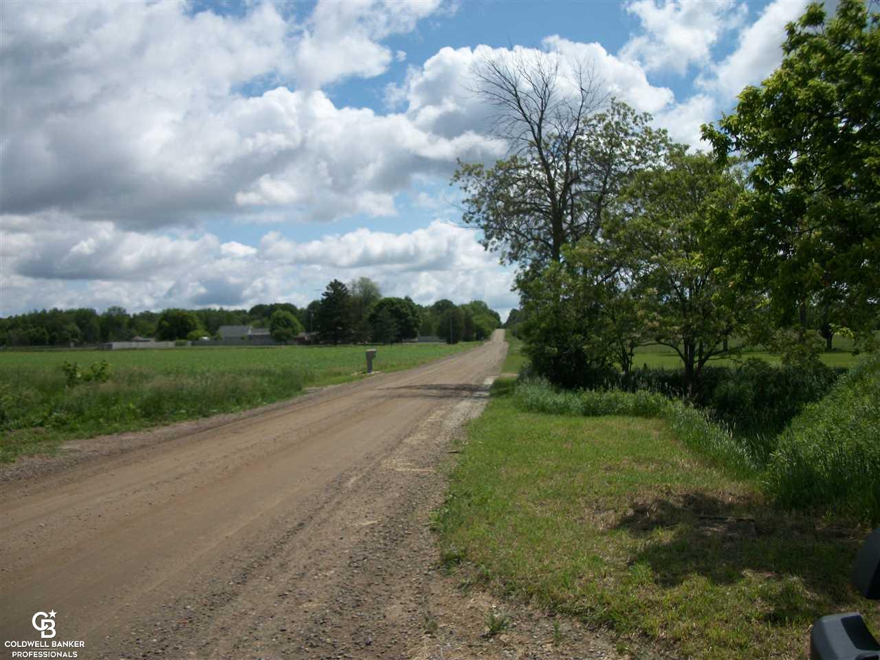 2290 West Harrington Road Croswell, MI 48422 - Photo 54 of 56 31247179-53.JPG