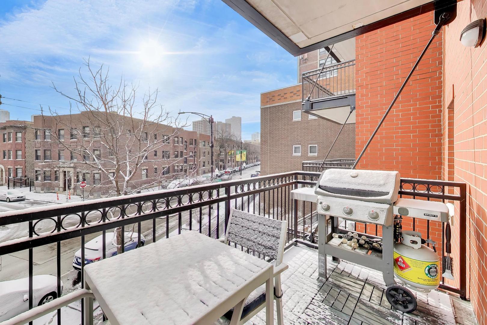 4311 North Sheridan Road, Unit 204 Chicago, IL 60613 - Photo 17 of 18