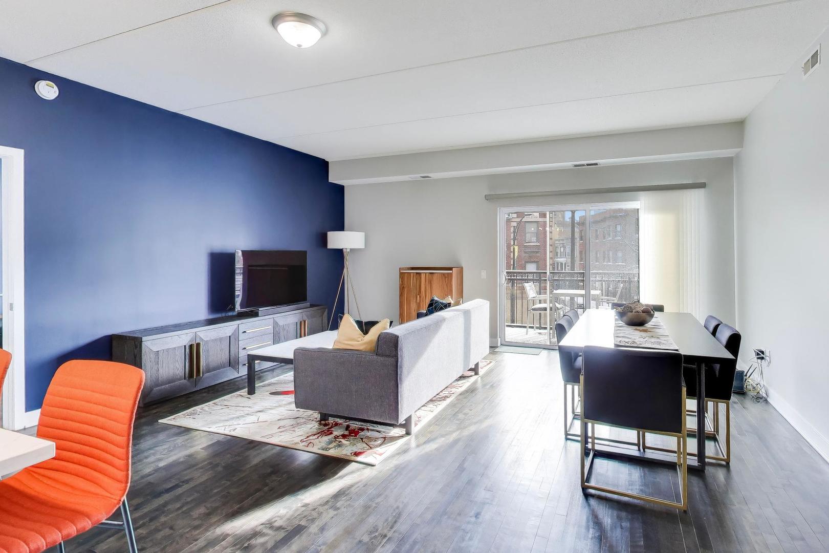 4311 North Sheridan Road, Unit 204 Chicago, IL 60613 - Photo 4 of 18