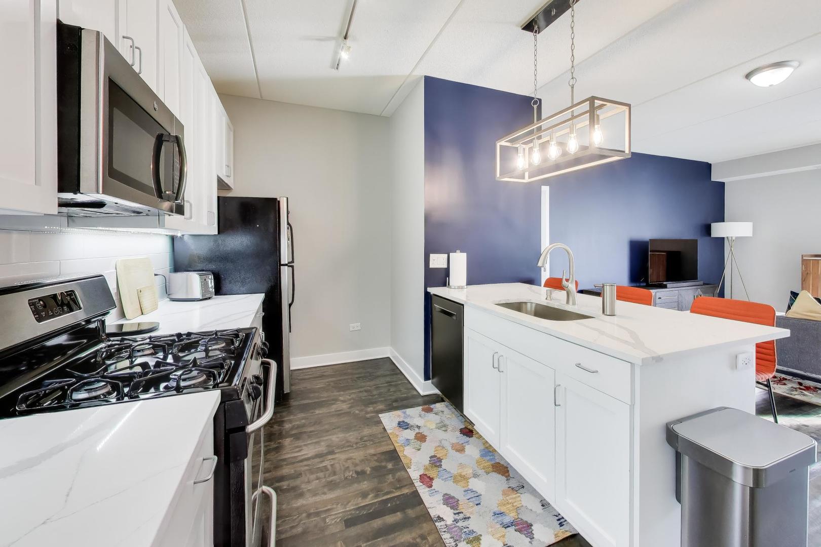 4311 North Sheridan Road, Unit 204 Chicago, IL 60613 - Photo 6 of 18