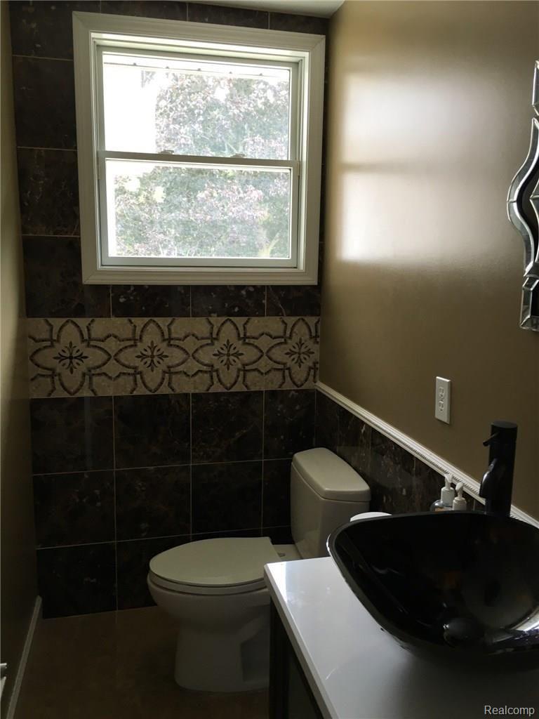 13465 Fenton Road Fenton, MI 48430 - Photo 9 of 15 IMG_0349.JPG