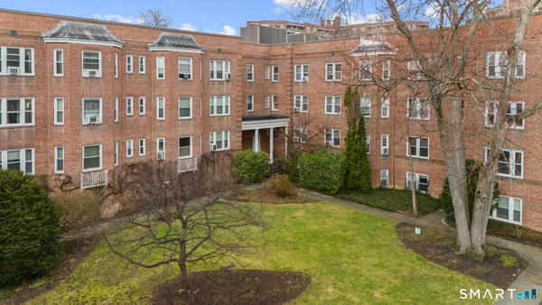 $3,500 | 70 Strawberry Hill Avenue, Unit 22E, Stamford, CT 06902