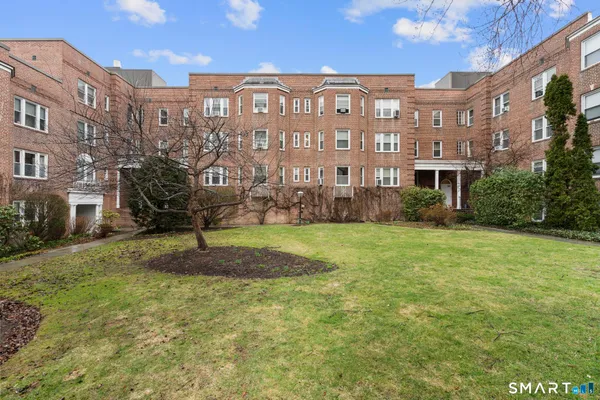 $3,500 | 70 Strawberry Hill Avenue, Unit 22E, Stamford, CT 06902