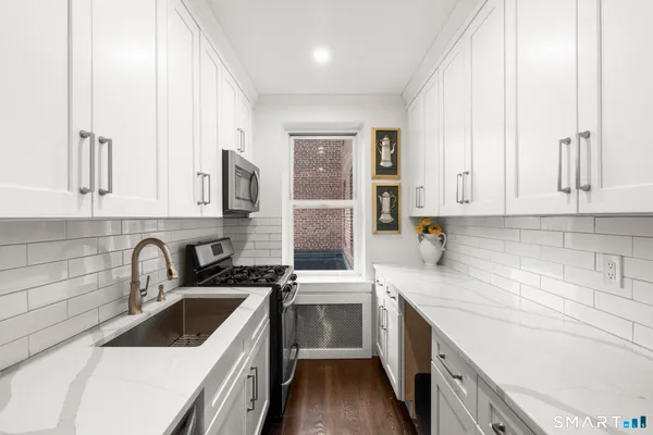$3,500 | 70 Strawberry Hill Avenue, Unit 22E, Stamford, CT 06902