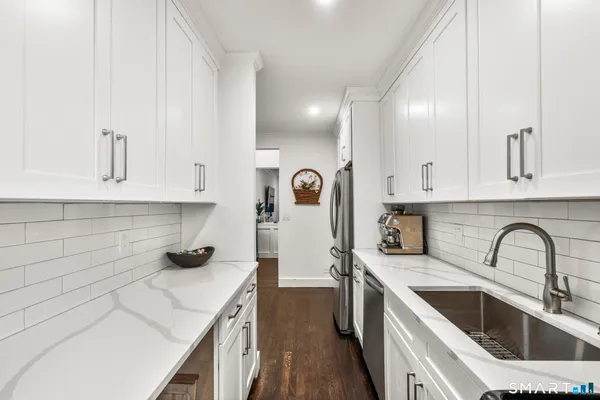 $3,500 | 70 Strawberry Hill Avenue, Unit 22E, Stamford, CT 06902