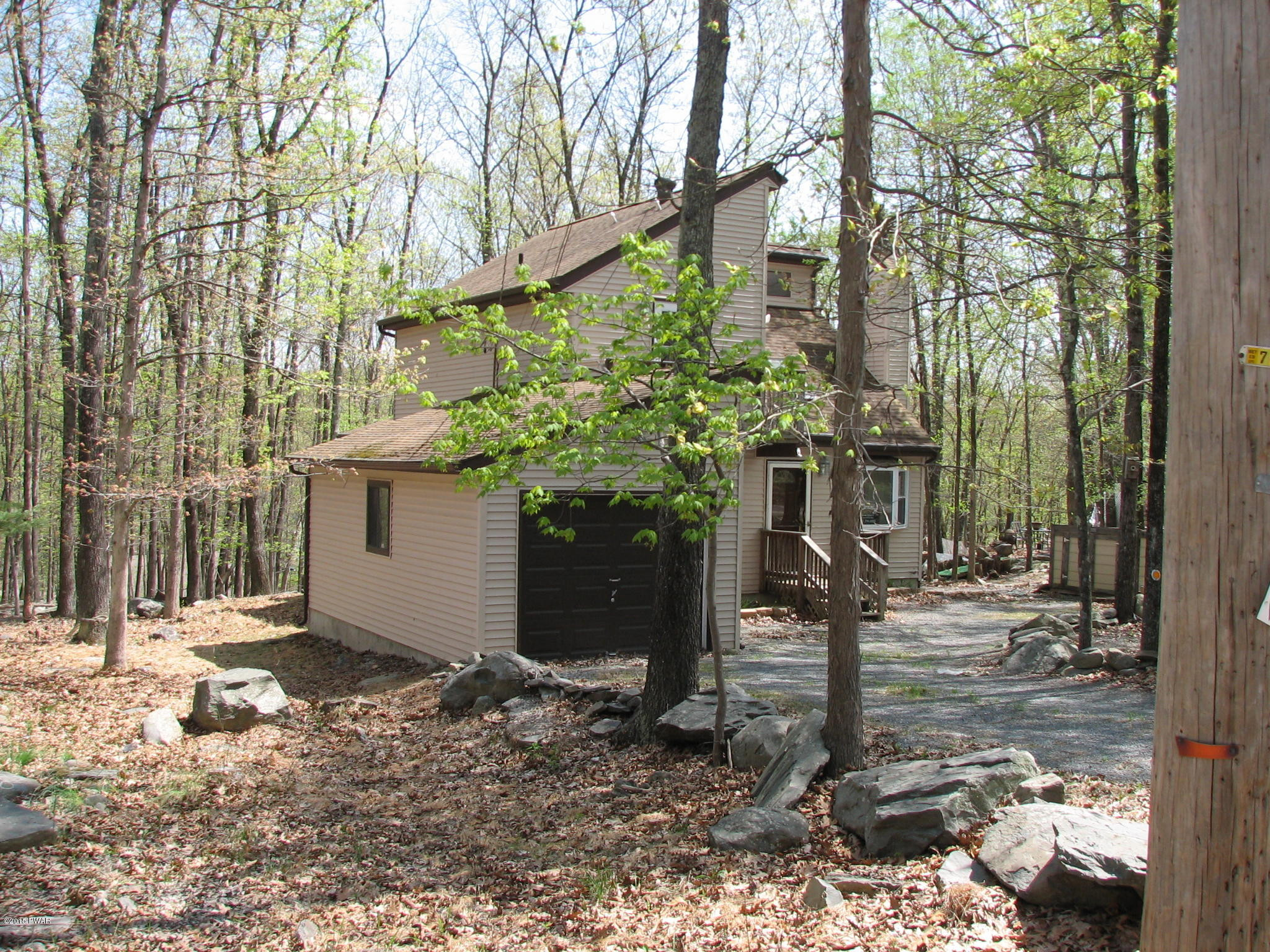 146 Rim Road East Stroudsburg, PA 18302 - Photo 4 of 16 Gallery Image 4
