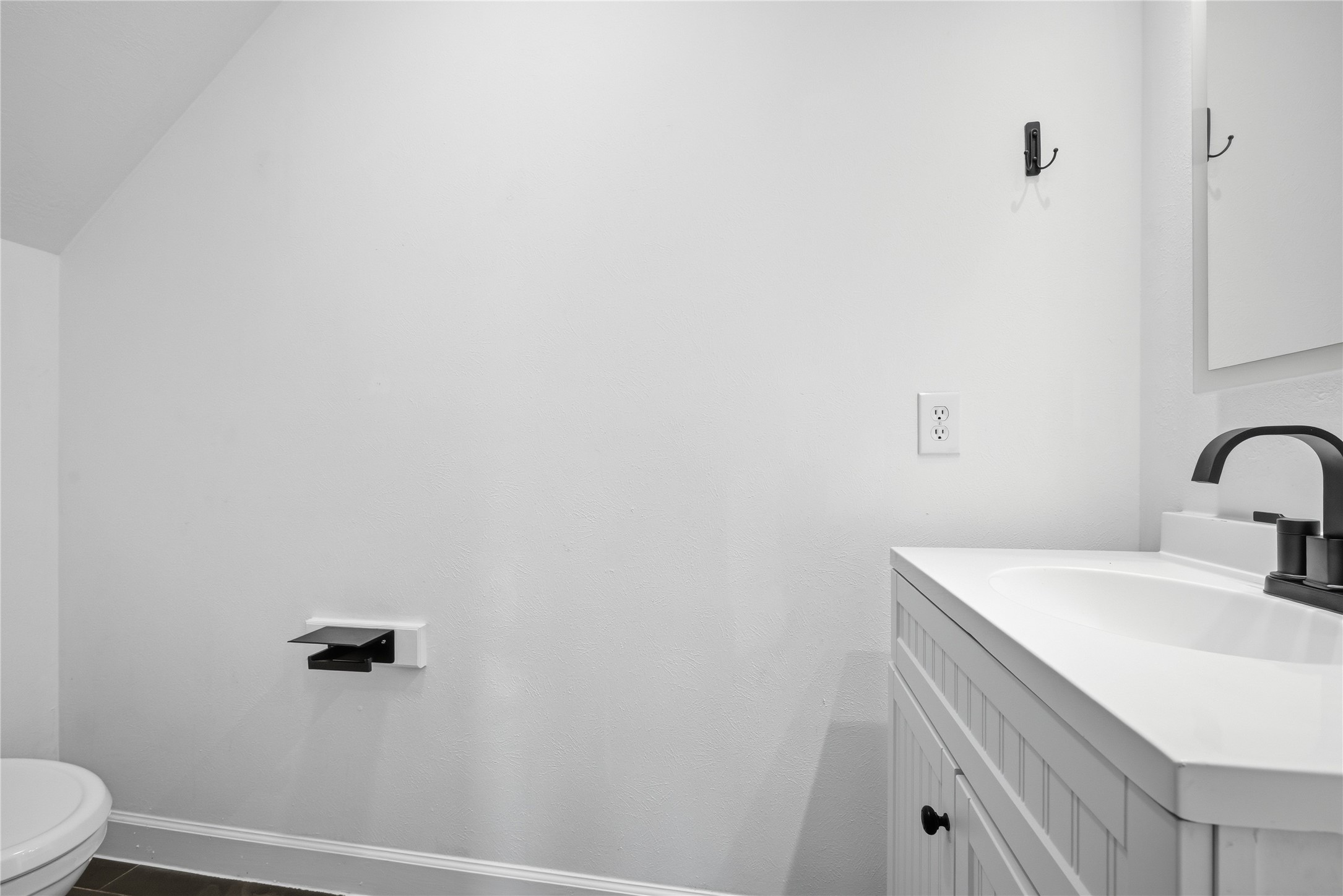 7218 Kransburg Ranch Drive Cypress, TX 77433 - Photo 14 of 27 a bathroom with a sink and mirror