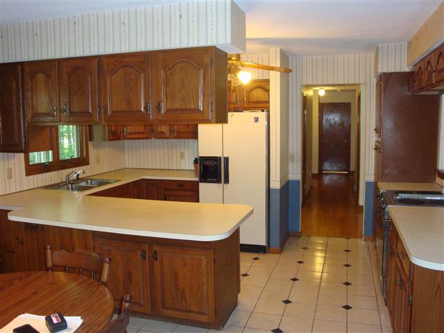 122 Winesap Road Pittsfield, MA 01201 - Photo 3 of 22 Kitchen