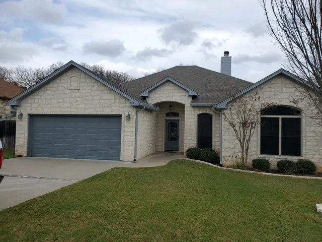 $2,600 | 503 Woodland Park Drive, Marble Falls, TX 78654