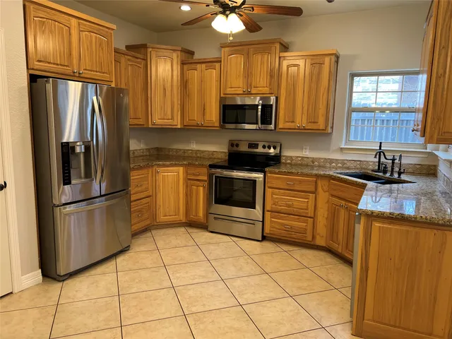 $2,600 | 503 Woodland Park Drive, Marble Falls, TX 78654
