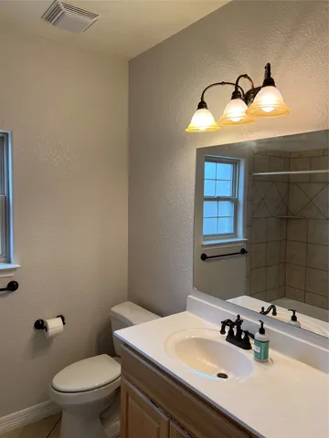 $2,600 | 503 Woodland Park Drive, Marble Falls, TX 78654