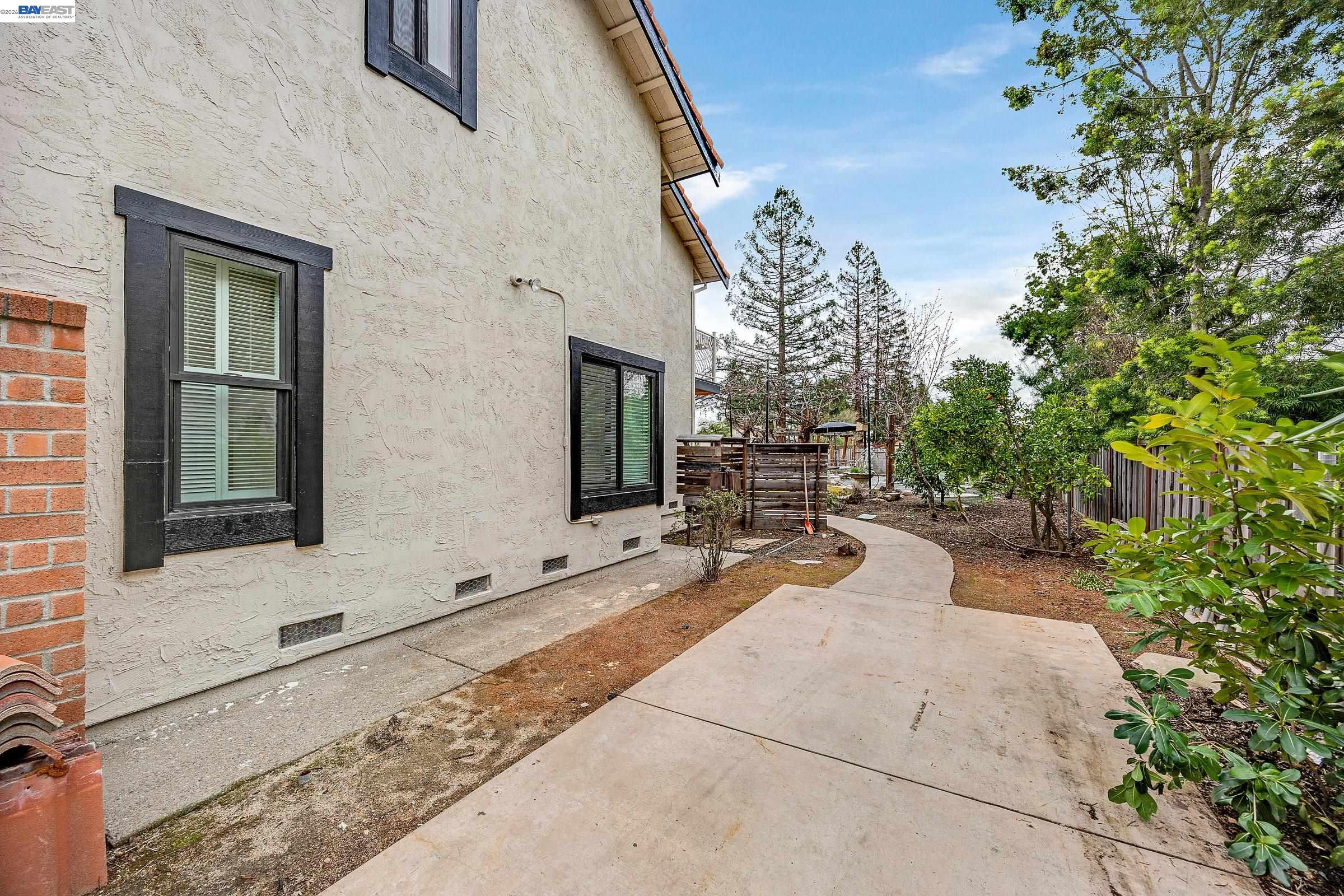 3020 Ascot Drive San Ramon, CA 94583 - Photo 43 of 45 a view of a patio with table and chairs and potted plants