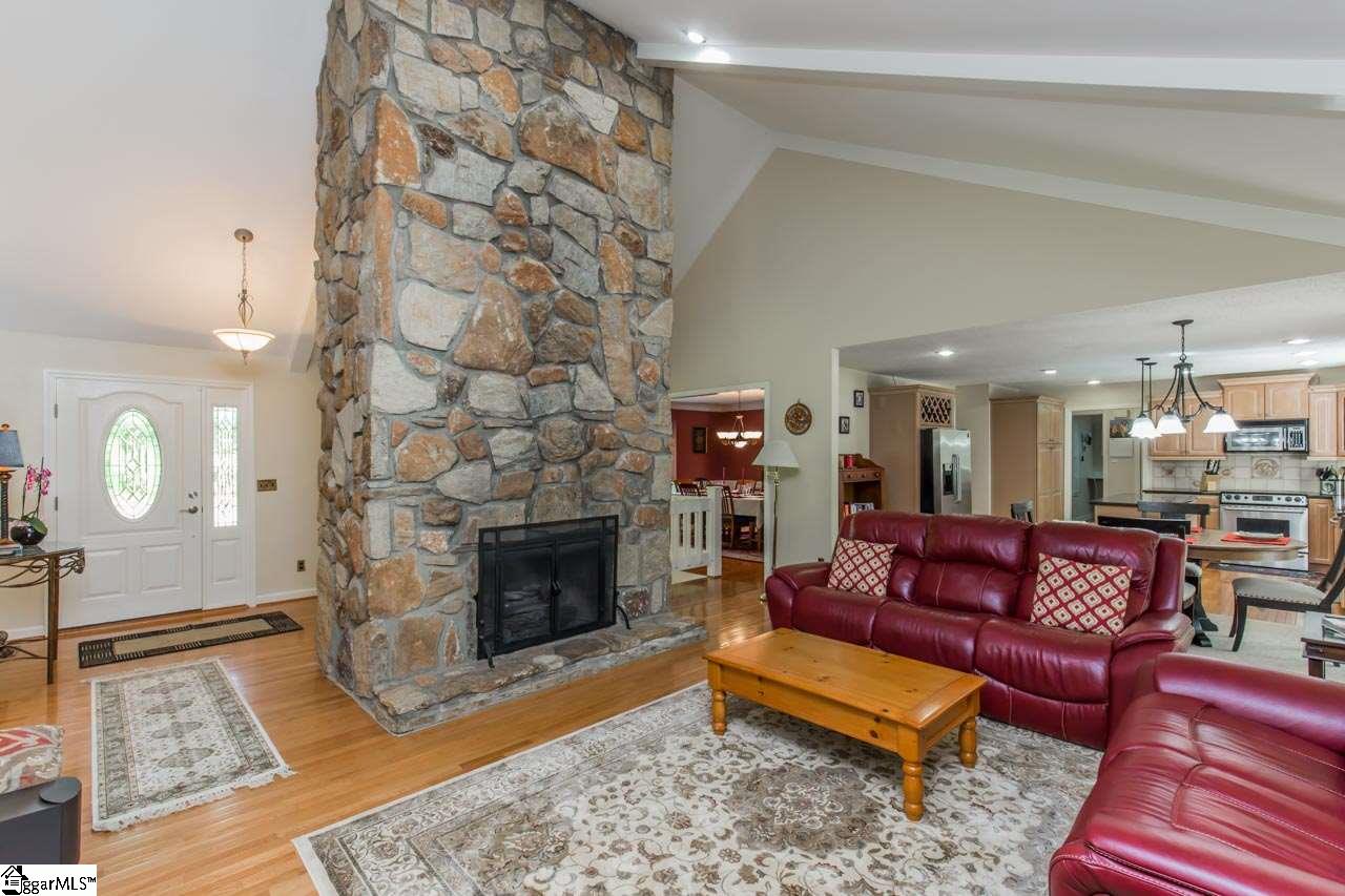 209 Rivendell Drive Pelzer, SC 29669 - Photo 7 of 35