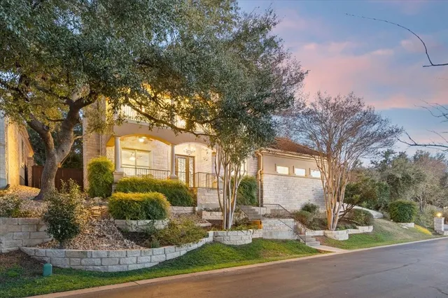 $684,000 | 9 Sunset Park Cove, Lakeway, TX 78734
