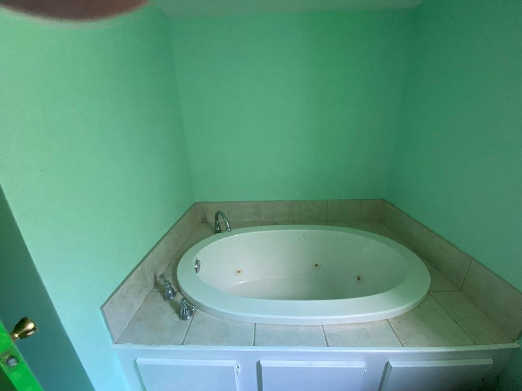 558 Tee Vee Road Elloree, SC 29047 - Photo 9 of 21 Master Bathroom