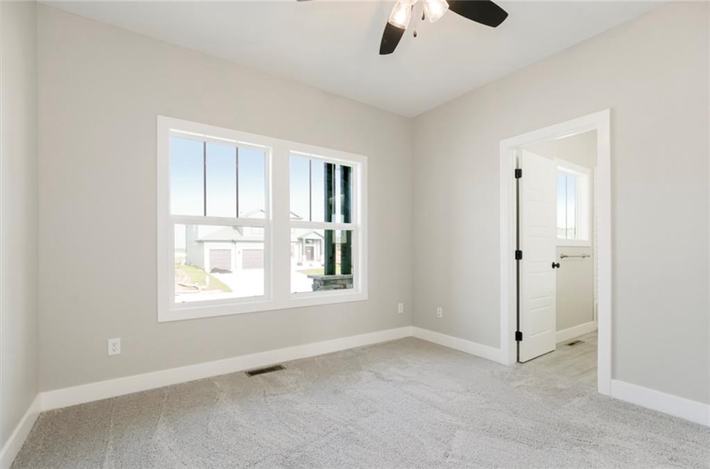 3116 Southwest Summit View Trail Lee's Summit, MO 64082 - Photo 11 of 22