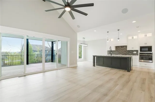 $725,000 | 3116 Southwest Summit View Trail, Lee's Summit, MO 64082