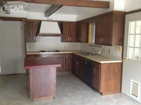 6561 Flushing Road Flushing, MI 48433 - Photo 9 of 16 20427164-8.JPG