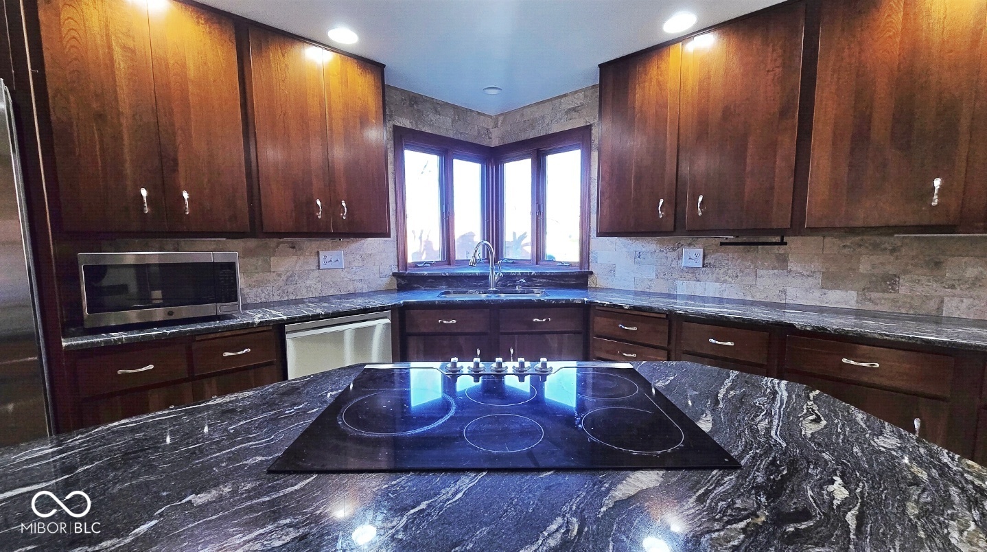 6520 Forrest Commons Boulevard Indianapolis, IN 46227 - Photo 11 of 47