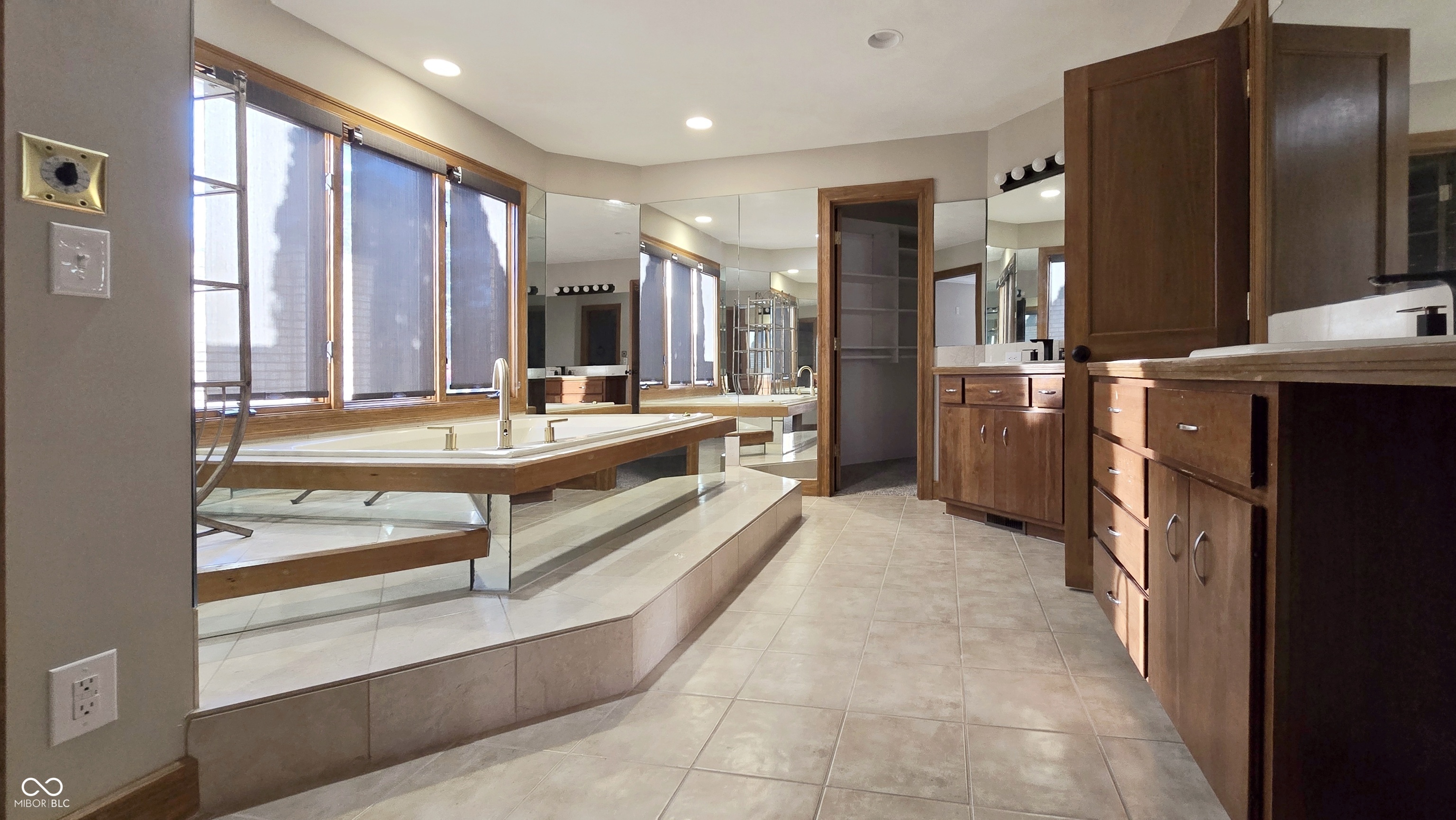 6520 Forrest Commons Boulevard Indianapolis, IN 46227 - Photo 25 of 47