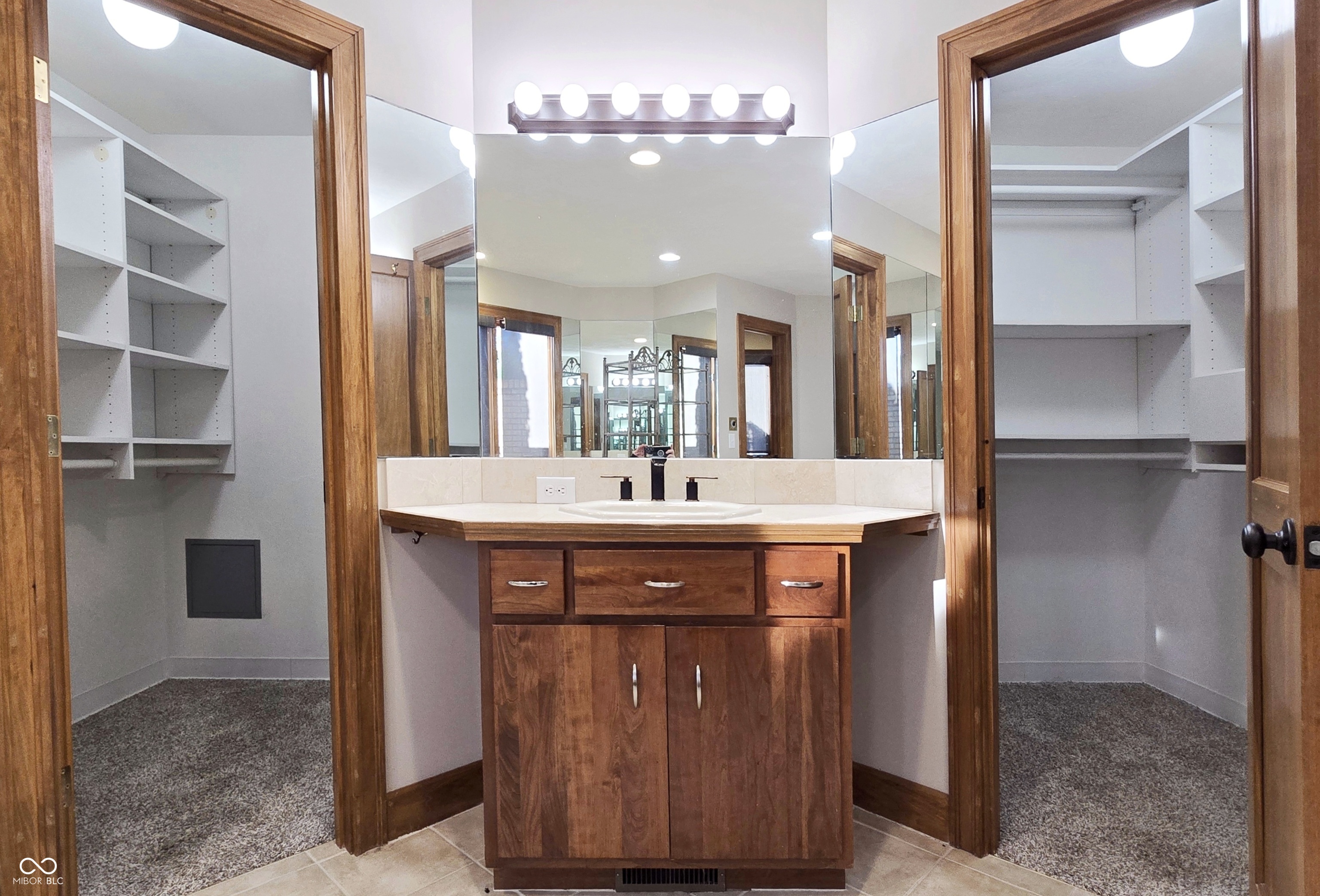 6520 Forrest Commons Boulevard Indianapolis, IN 46227 - Photo 27 of 47