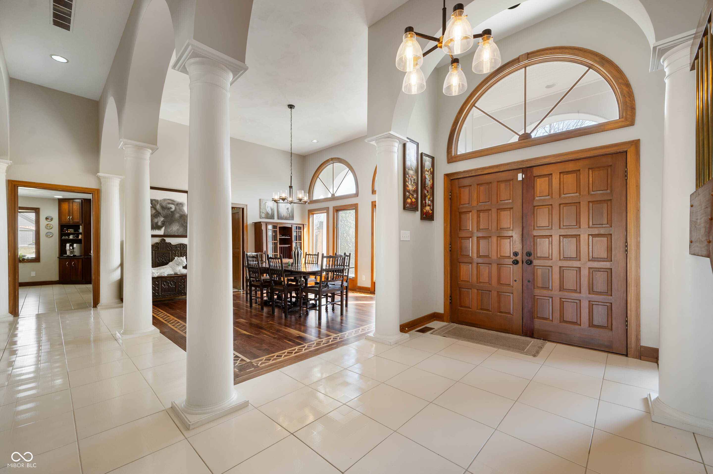 6520 Forrest Commons Boulevard Indianapolis, IN 46227 - Photo 5 of 47