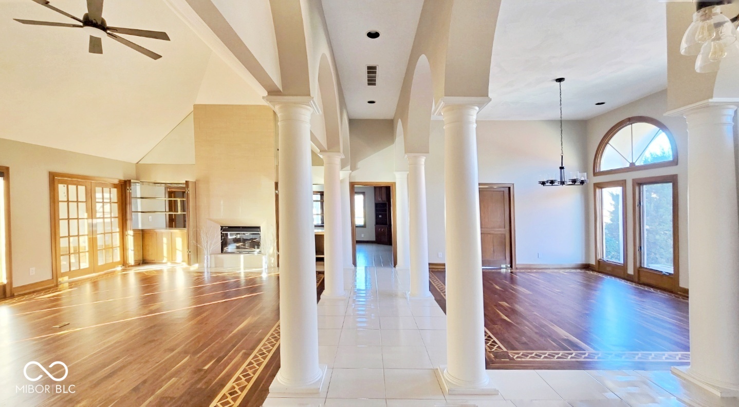 6520 Forrest Commons Boulevard Indianapolis, IN 46227 - Photo 7 of 47